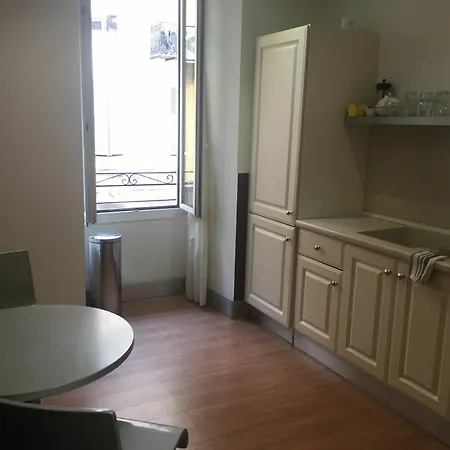 Apartment In The Heart Of *